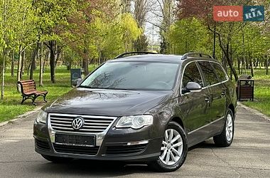 Универсал Volkswagen Passat 2008 в Киеве