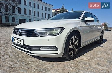 Седан Volkswagen Passat 2016 в Кам'янець-Подільському