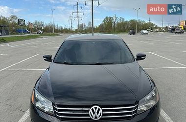 Седан Volkswagen Passat 2013 в Ирпене