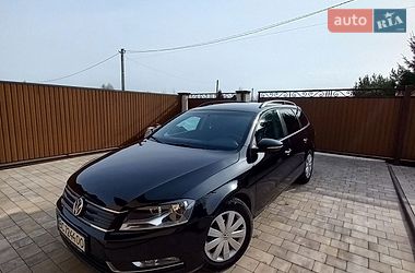 Універсал Volkswagen Passat 2013 в Львові