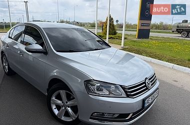 Седан Volkswagen Passat 2012 в Днепре