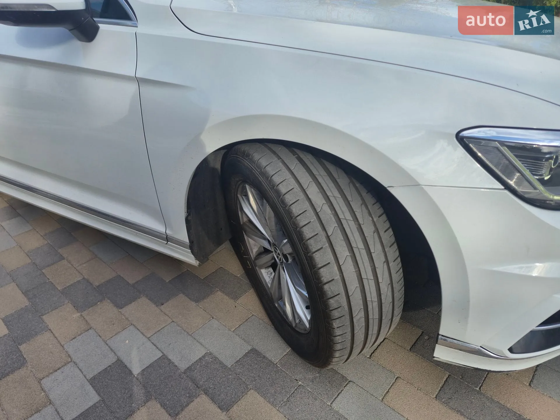 Volkswagen Passat 2015 VIN WVWZZZ3CZGE142768 фото оголошення 2 з 16