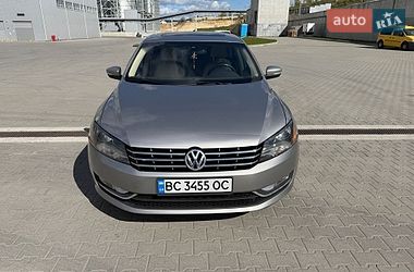 Седан Volkswagen Passat 2012 в Львові