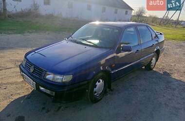 Седан Volkswagen Passat 1995 в Березному