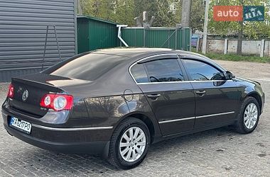 Седан Volkswagen Passat 2008 в Житомирі