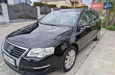 Універсал Volkswagen Passat 2010 в Рівному