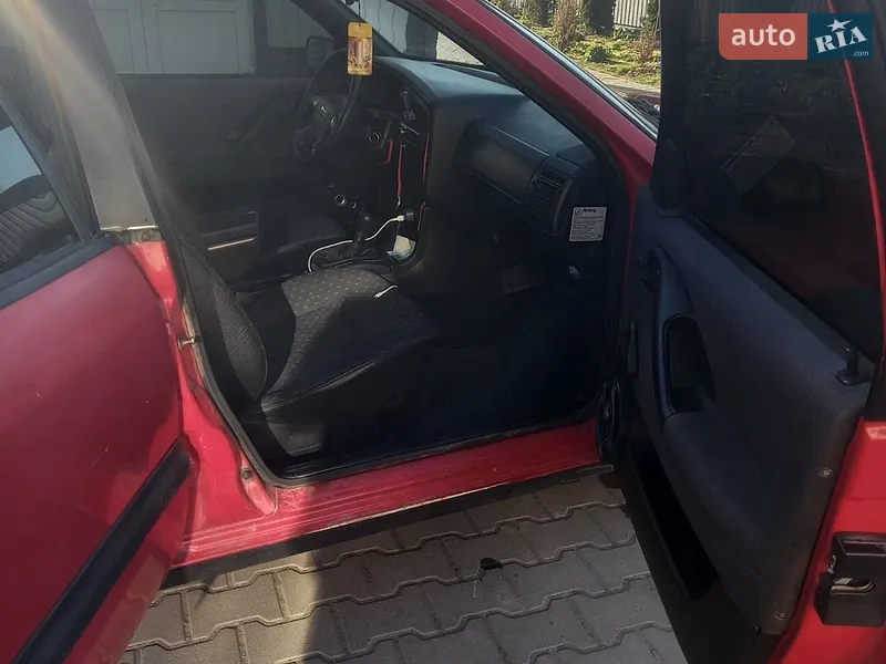 Volkswagen Passat 1993 VIN WVWZZZ3AZRB051559 фото оголошення 8 з 37