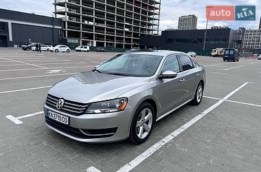 Седан Volkswagen Passat 2012 в Киеве