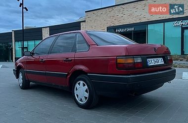 Седан Volkswagen Passat 1991 в Хмельницком
