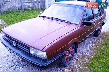 Седан Volkswagen Passat 1986 в Тараще