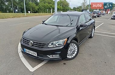 Седан Volkswagen Passat 2015 в Одессе