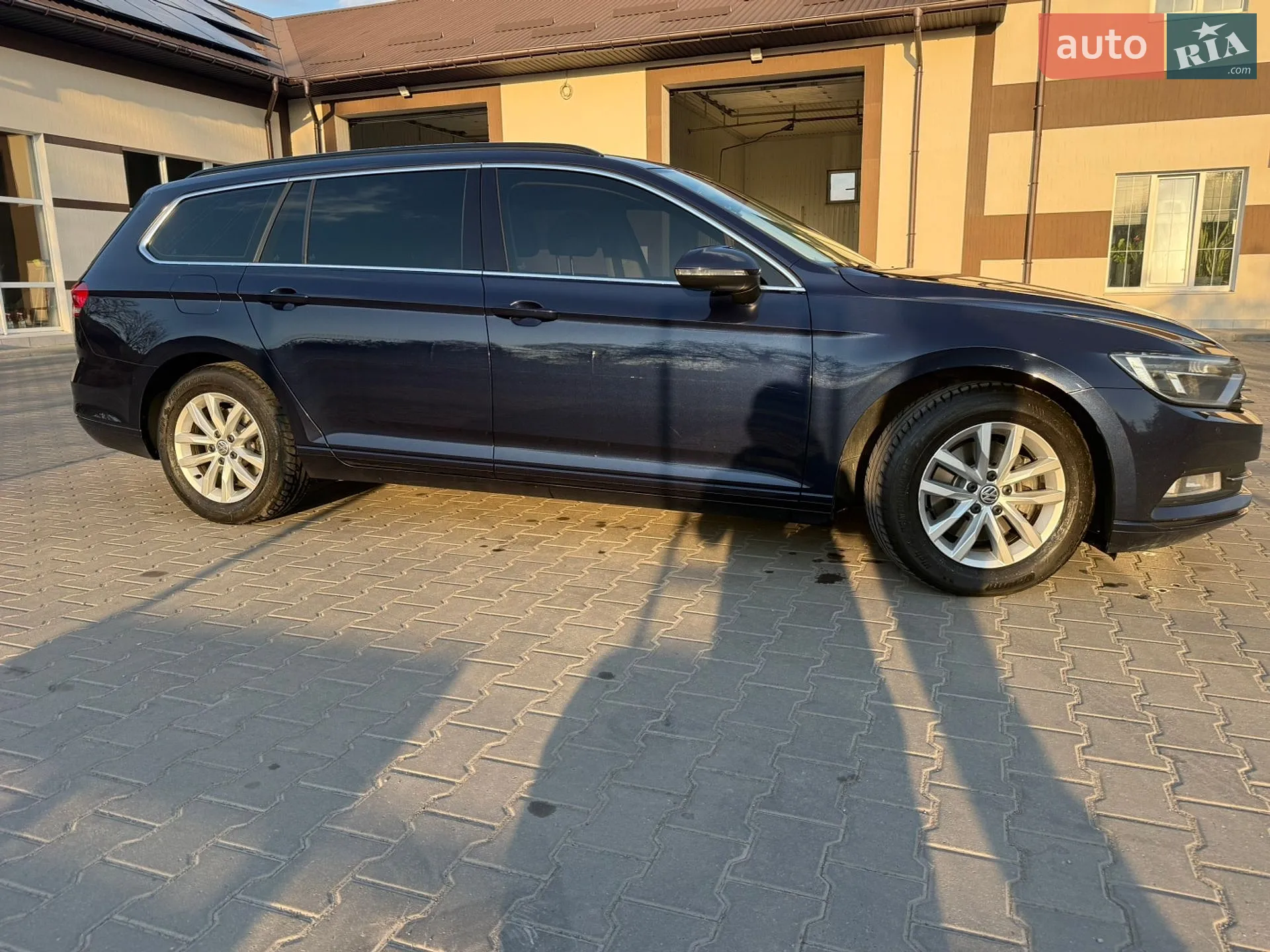 2016 Volkswagen Passat - мініатюра 2