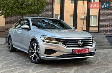 Седан Volkswagen Passat 2021 в Києві
