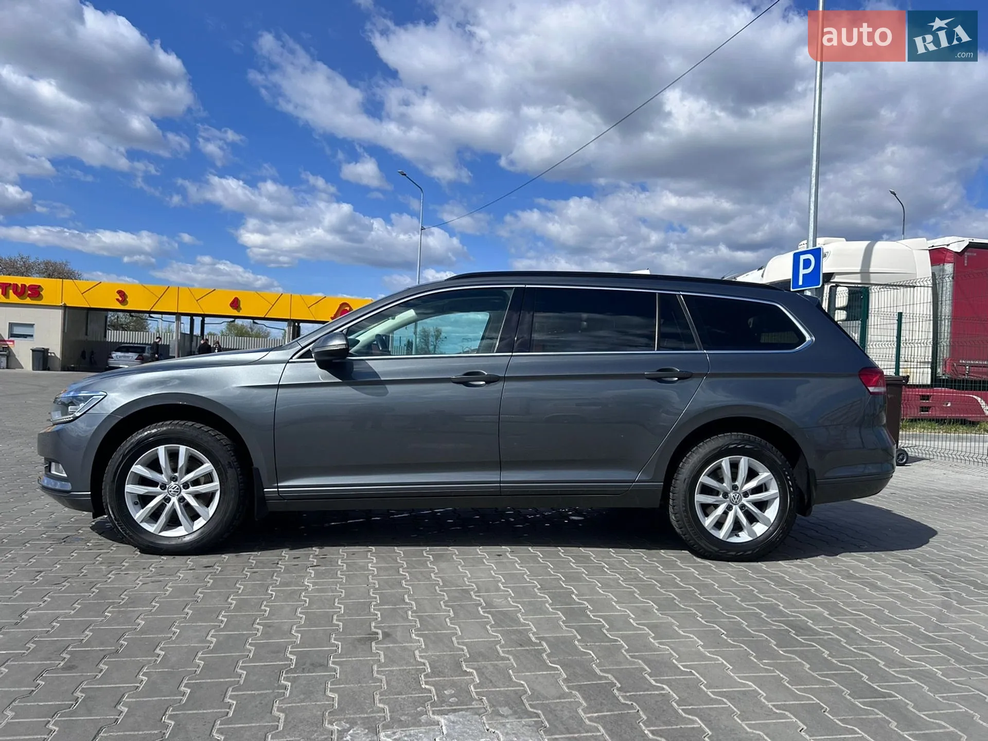 2016 Volkswagen Passat - мініатюра 2