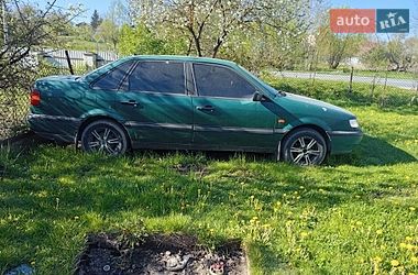 Седан Volkswagen Passat 1994 в Бібрці