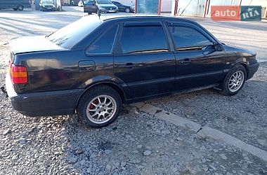 Седан Volkswagen Passat 1995 в Львове