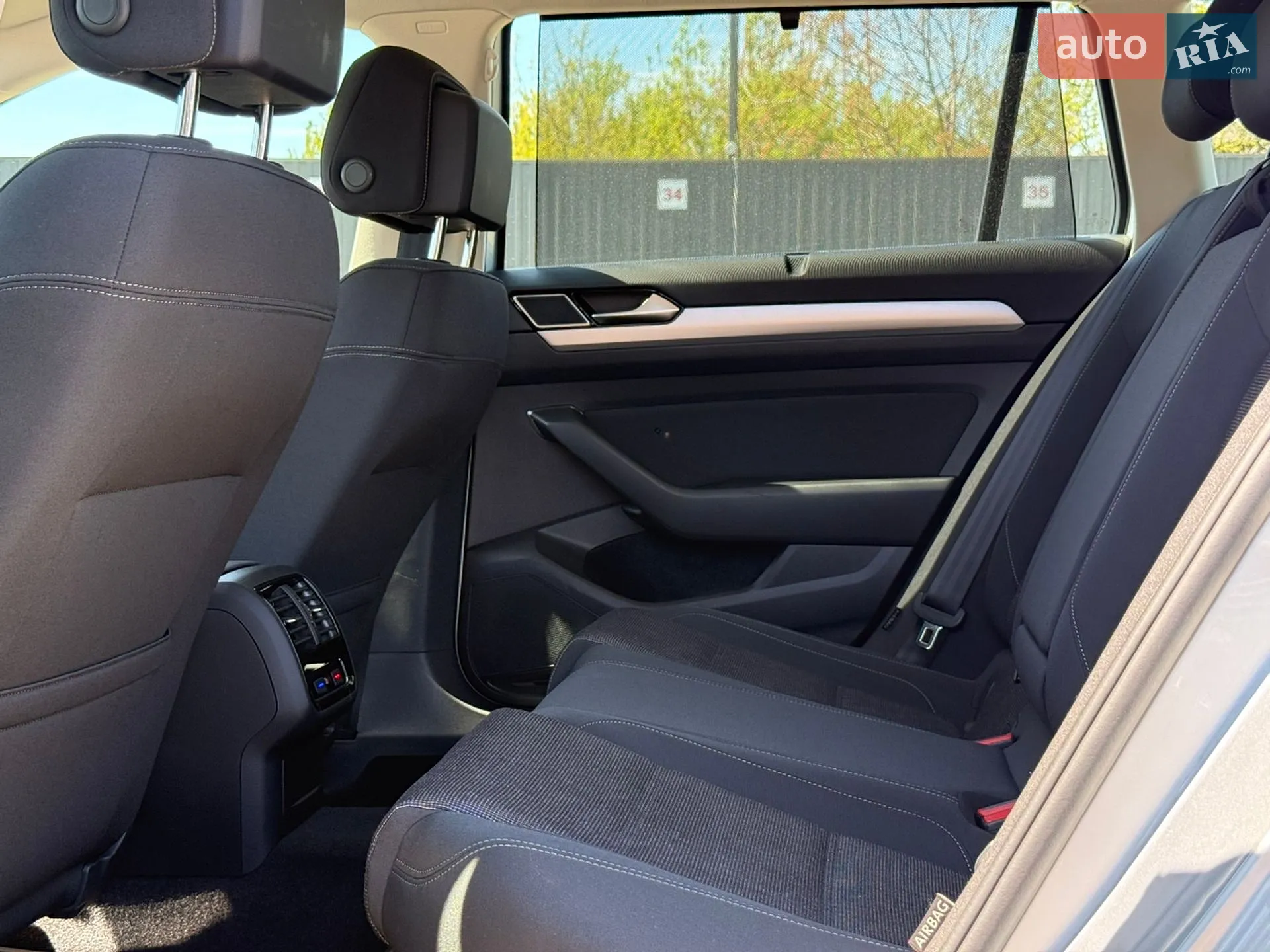 2019 Volkswagen Passat - мініатюра 26