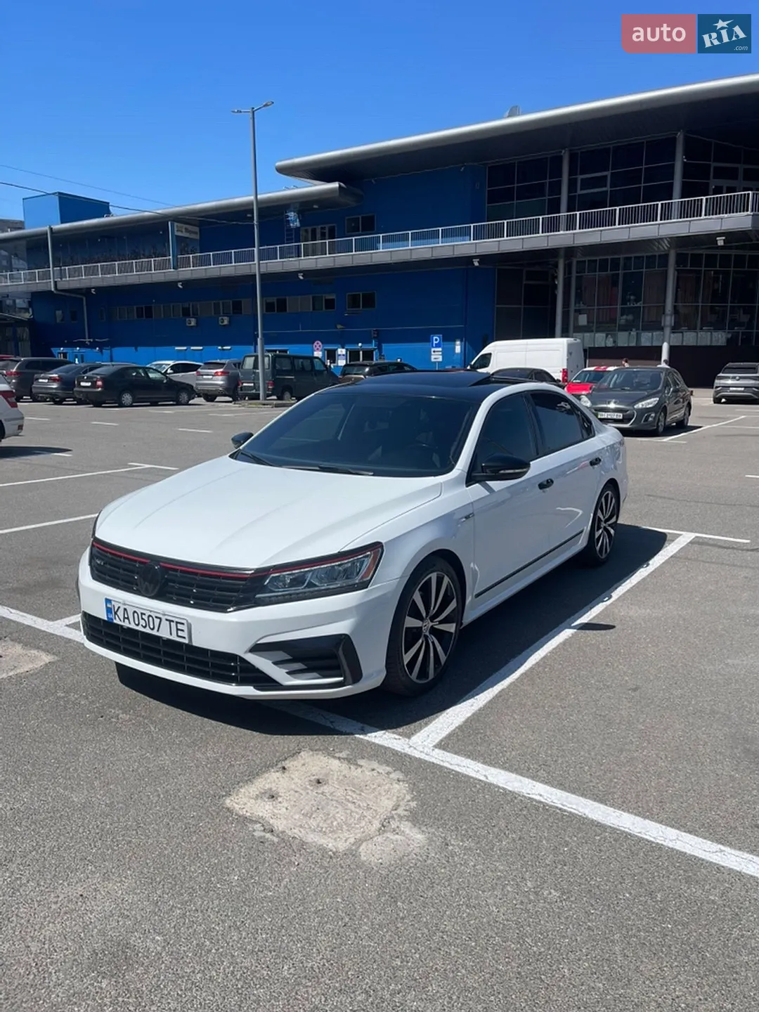 2018 Volkswagen Passat - фото 1