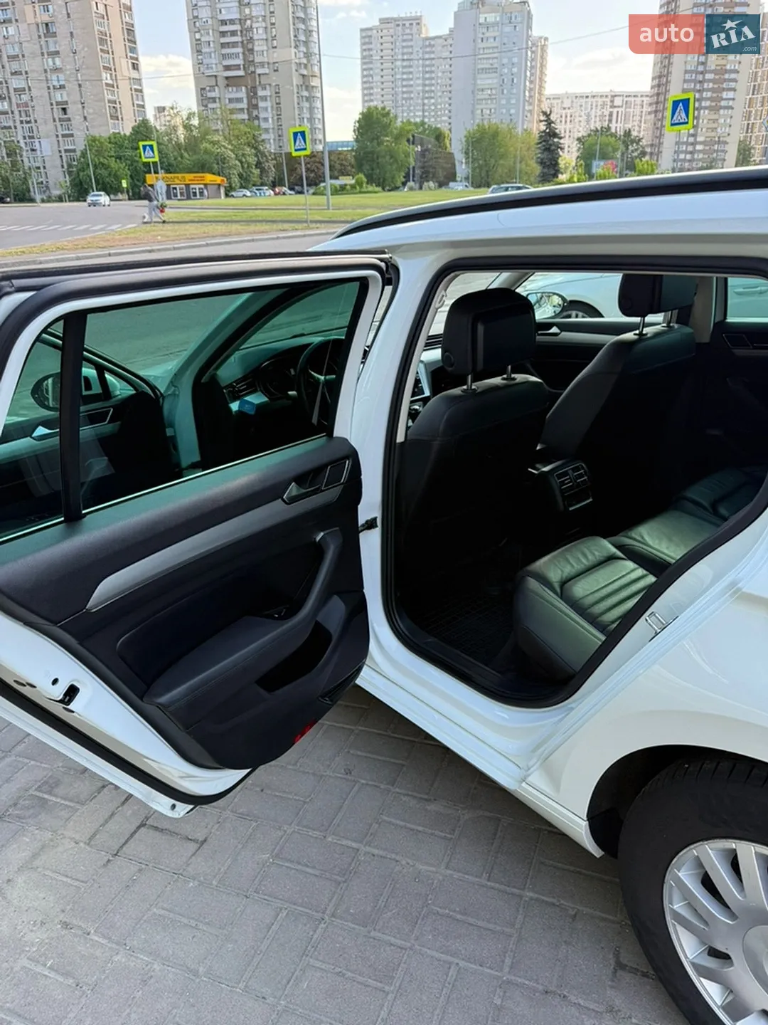 2017 Volkswagen Passat - мініатюра 10