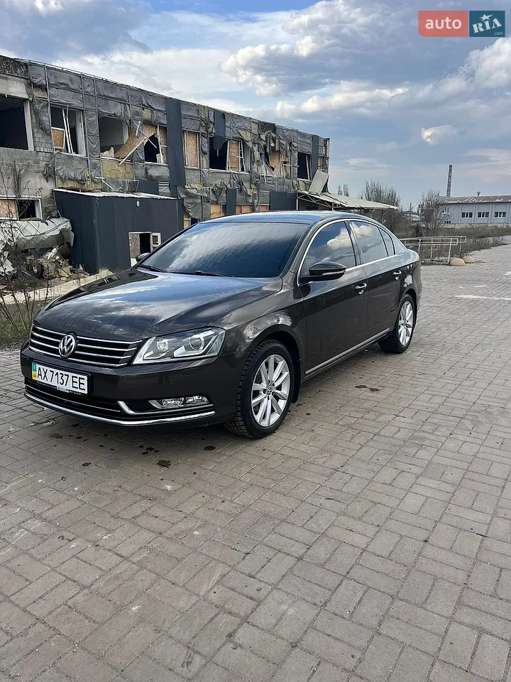 2012 Volkswagen Passat - мініатюра 16