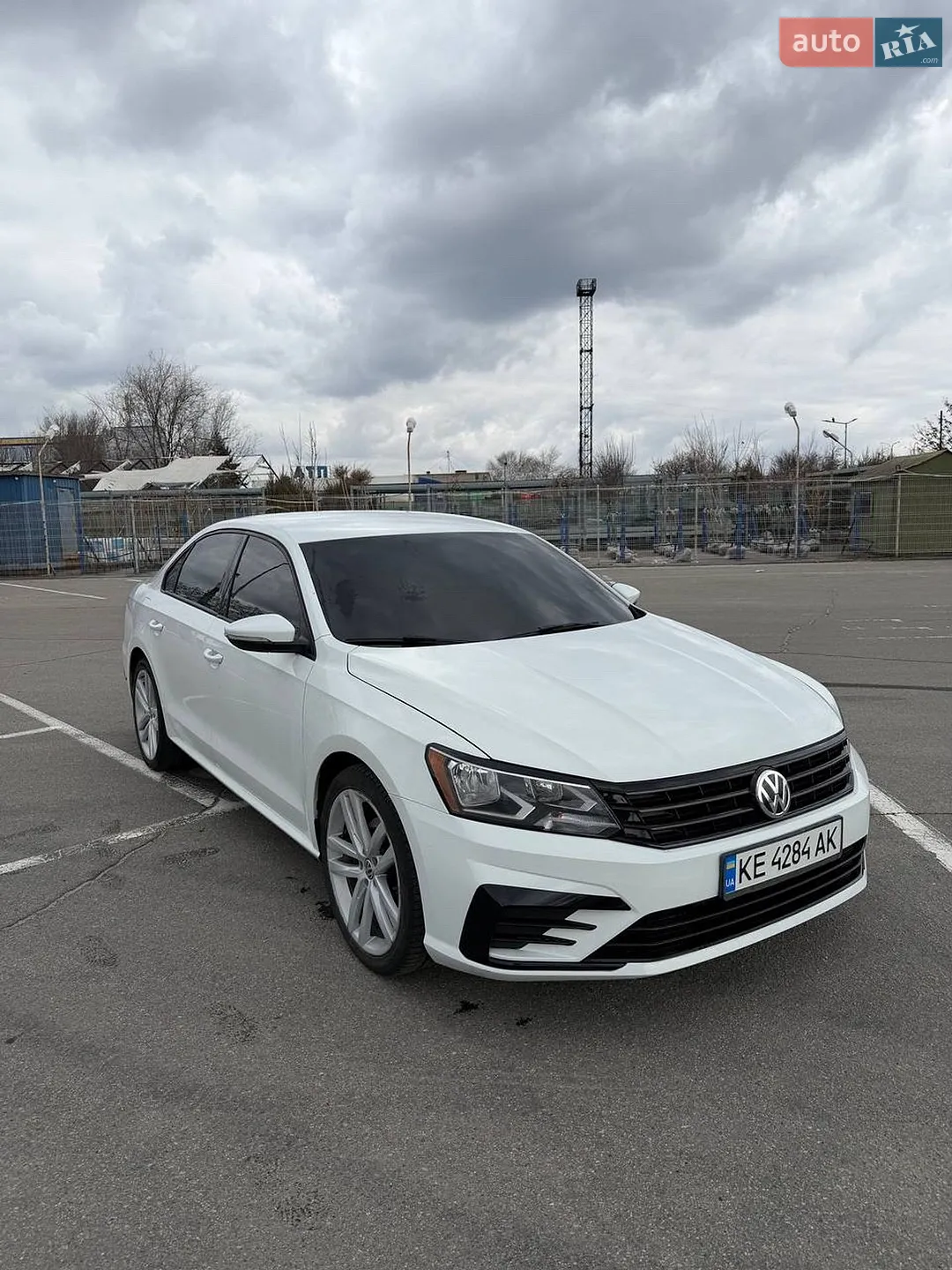 2017 Volkswagen Passat - фото 1