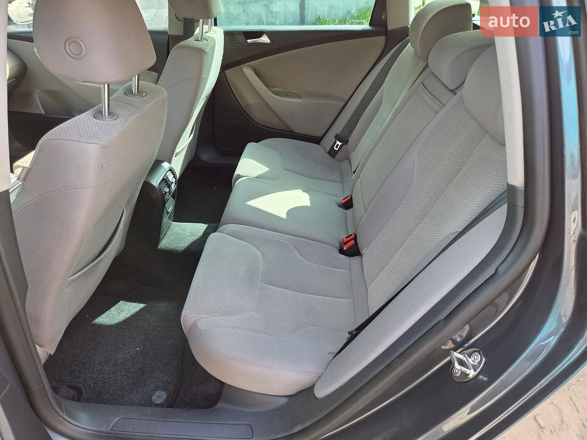 2010 Volkswagen Passat - мініатюра 23