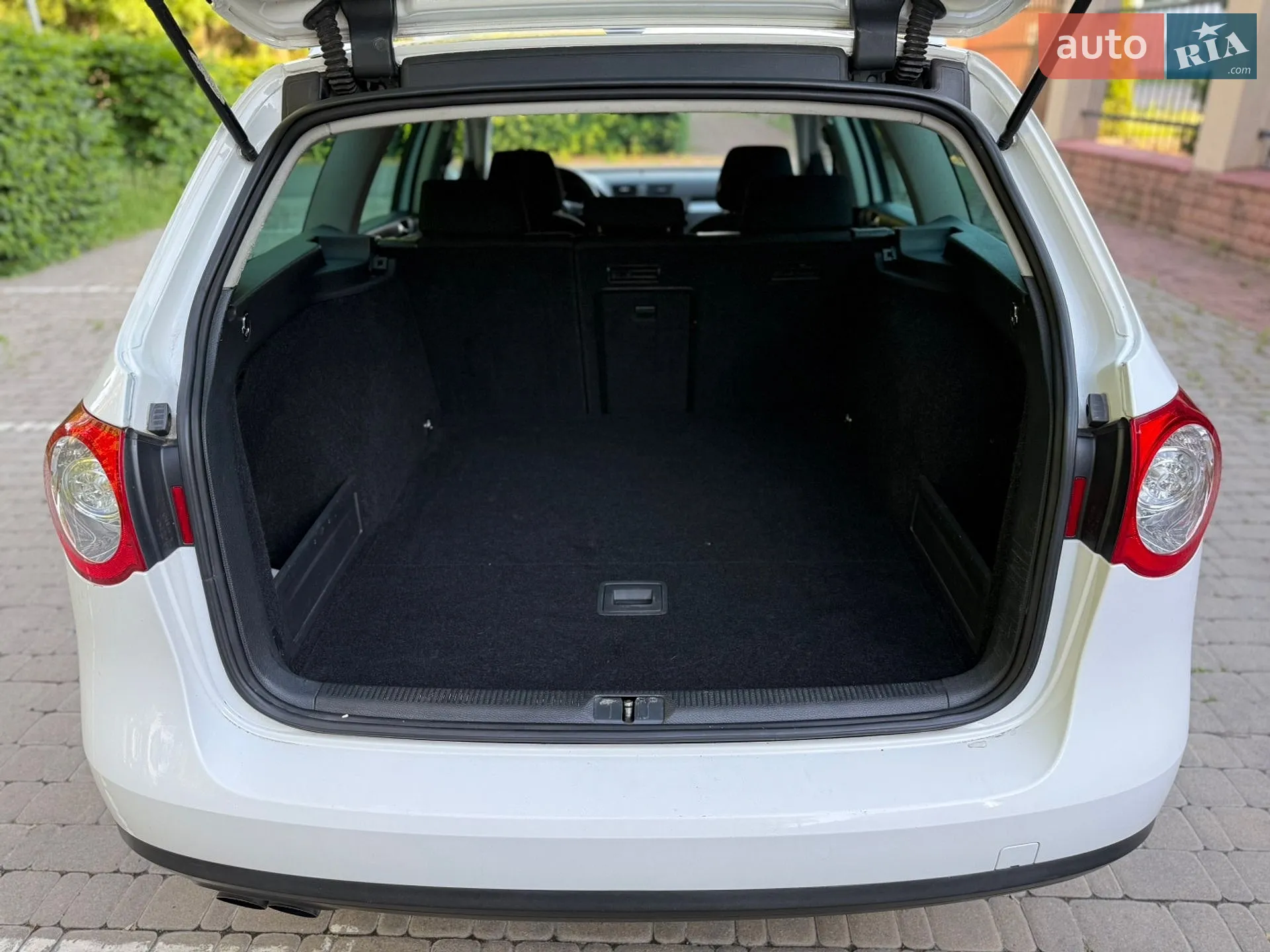 2010 Volkswagen Passat - мініатюра 15