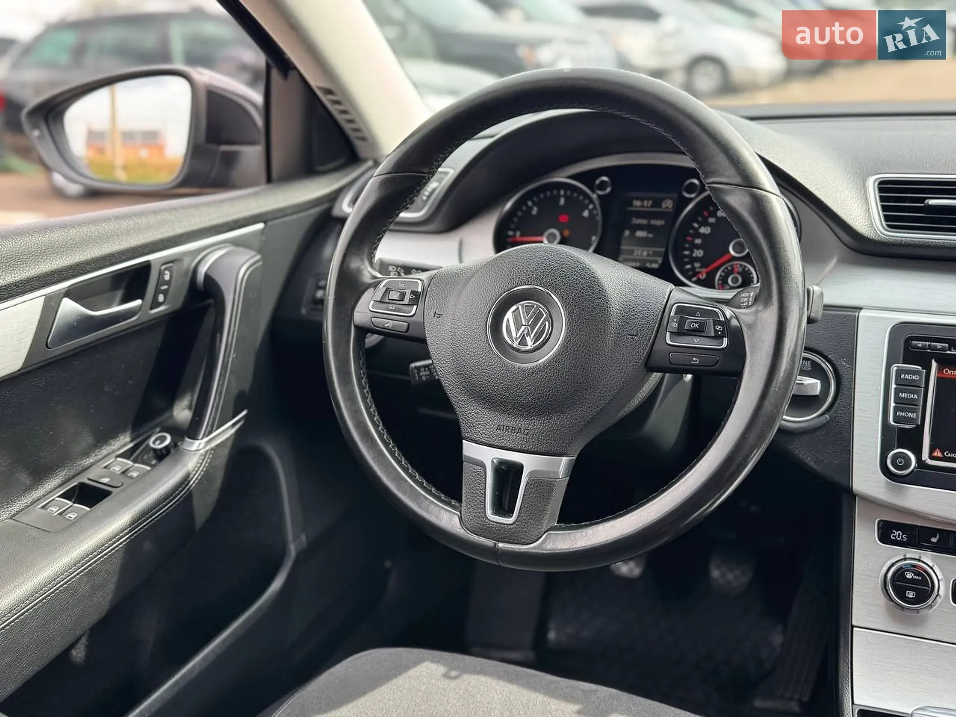 2013 Volkswagen Passat - мініатюра 27