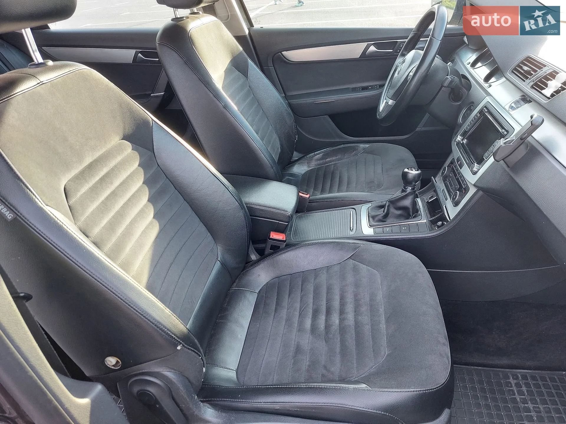 2011 Volkswagen Passat - мініатюра 100