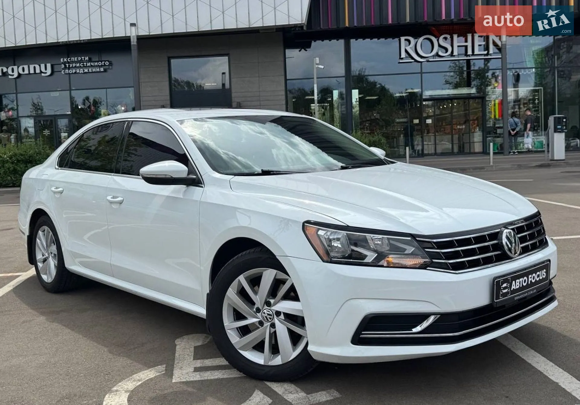 2018 Volkswagen Passat - фото 1