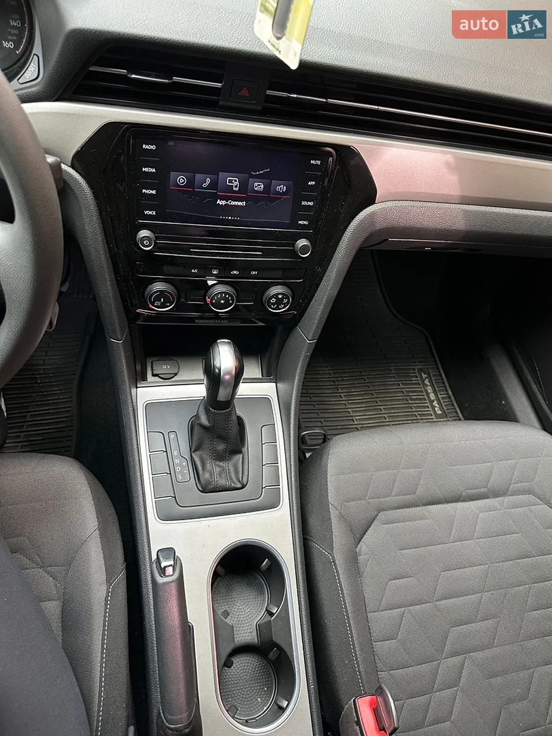2020 Volkswagen Passat - мініатюра 32