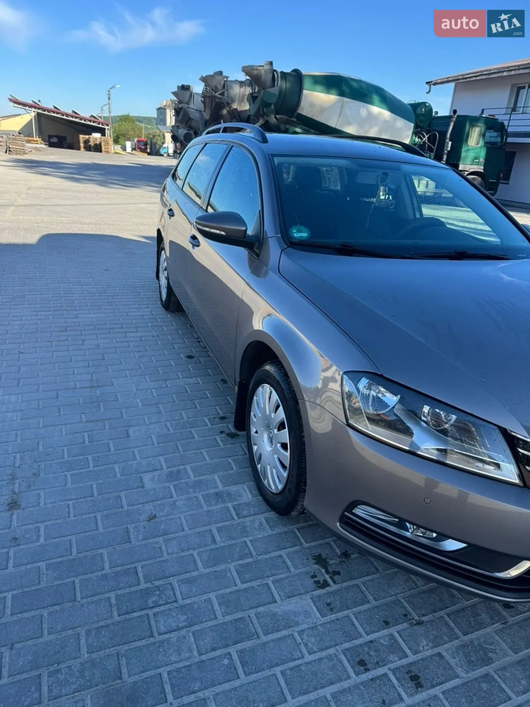 2011 Volkswagen Passat - мініатюра 2
