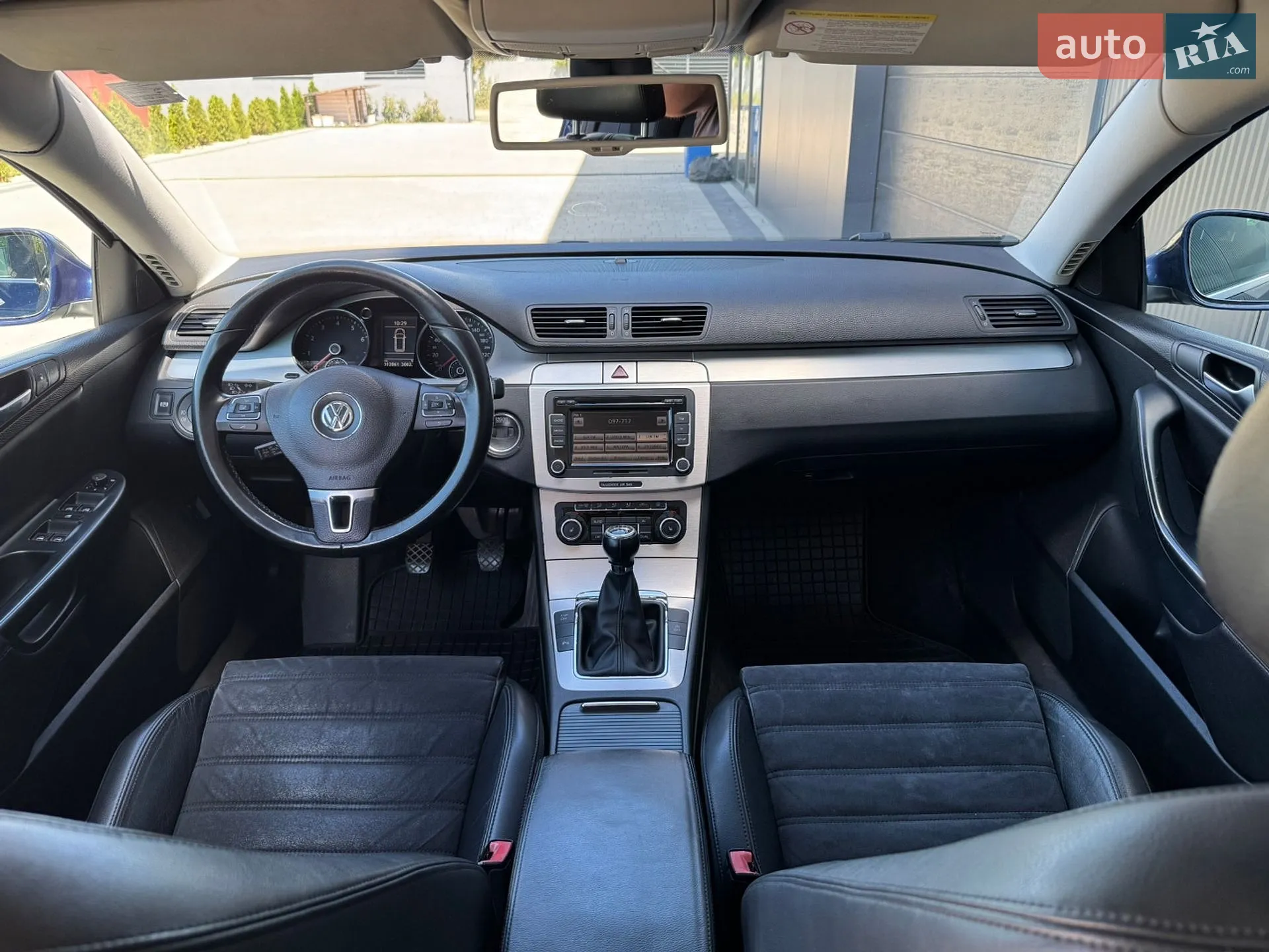2010 Volkswagen Passat - мініатюра 2