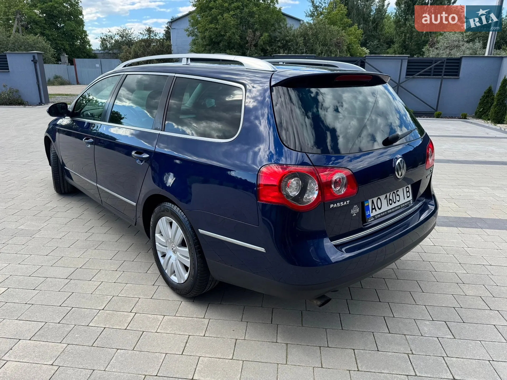 2010 Volkswagen Passat - мініатюра 3