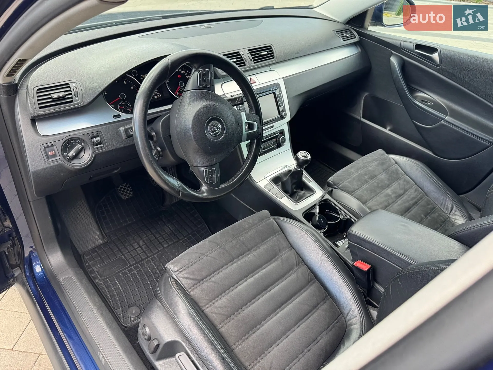 2010 Volkswagen Passat - мініатюра 13