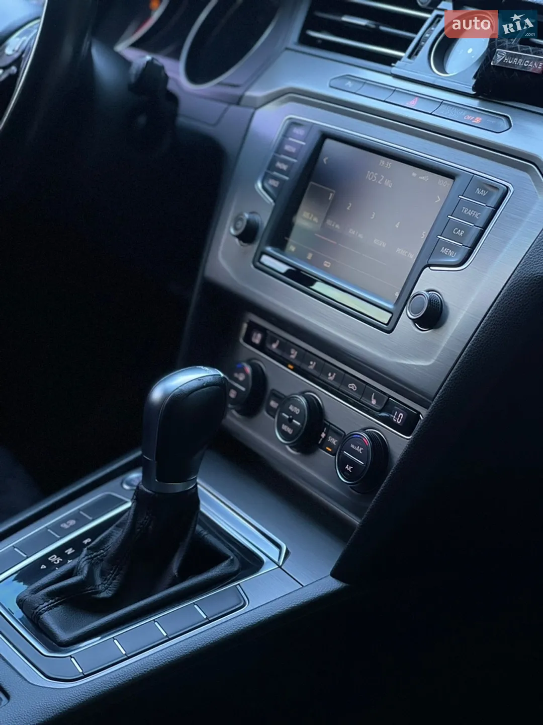 2015 Volkswagen Passat - мініатюра 9