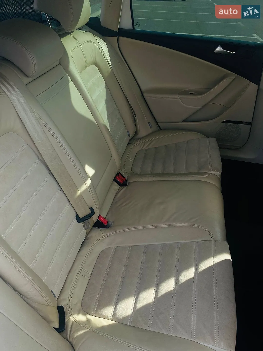 2010 Volkswagen Passat - мініатюра 15