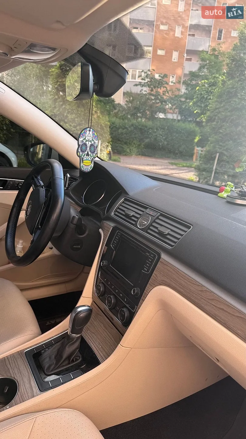 2016 Volkswagen Passat - мініатюра 16