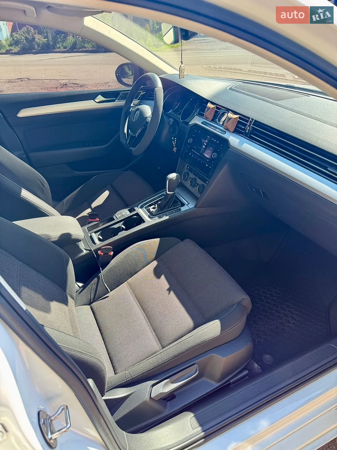 2017 Volkswagen Passat - мініатюра 10