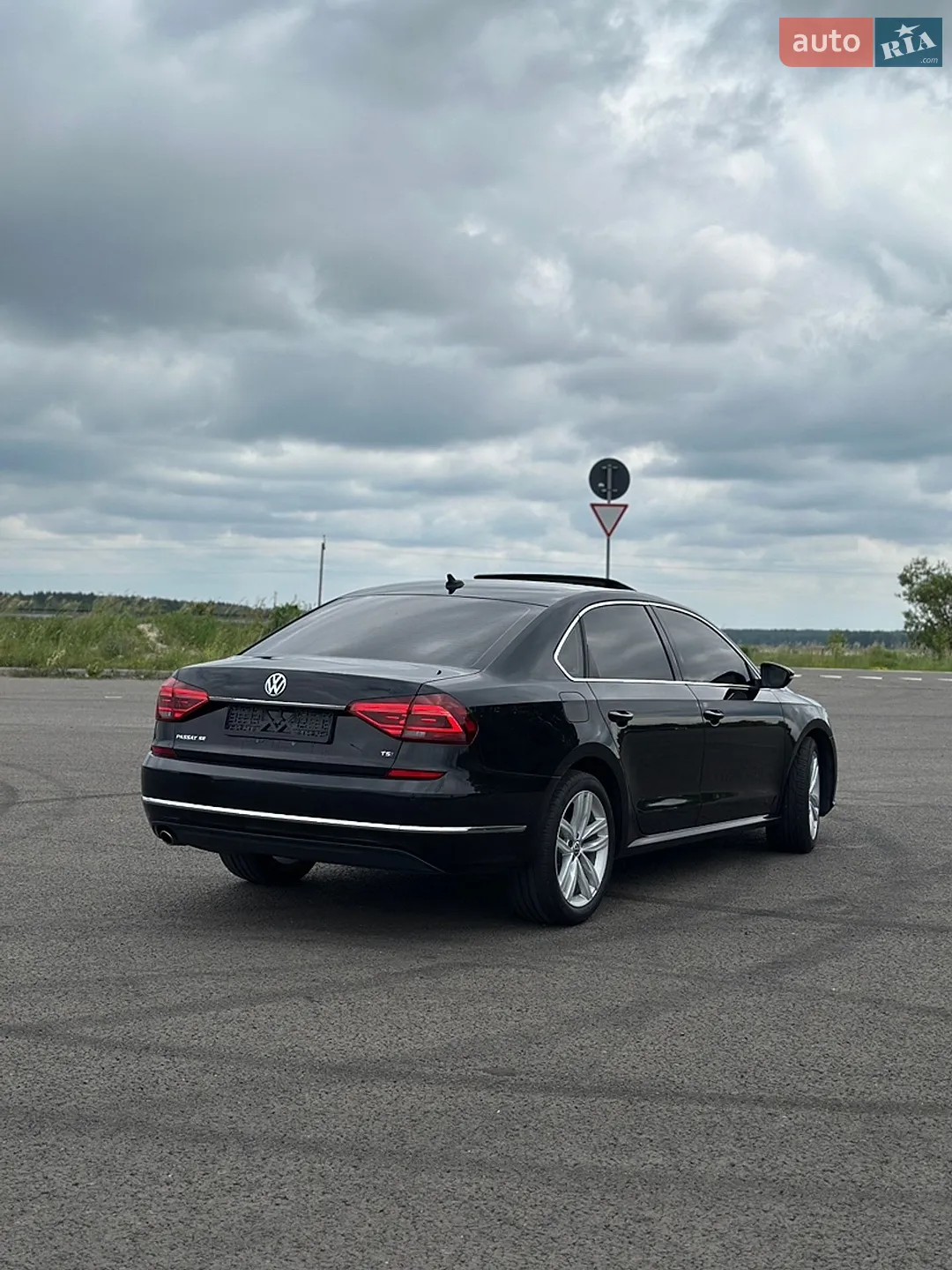 2017 Volkswagen Passat - мініатюра 3