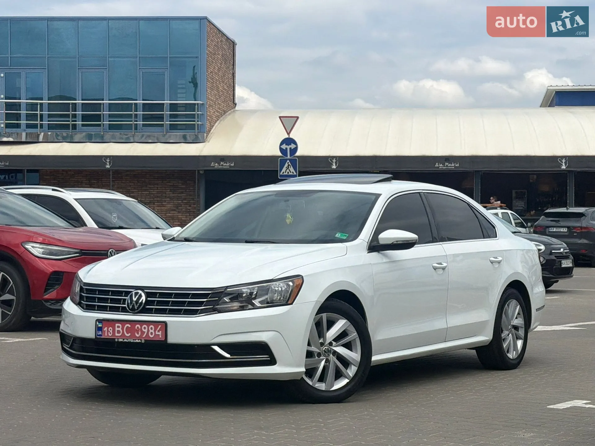 2018 Volkswagen Passat - фото 1