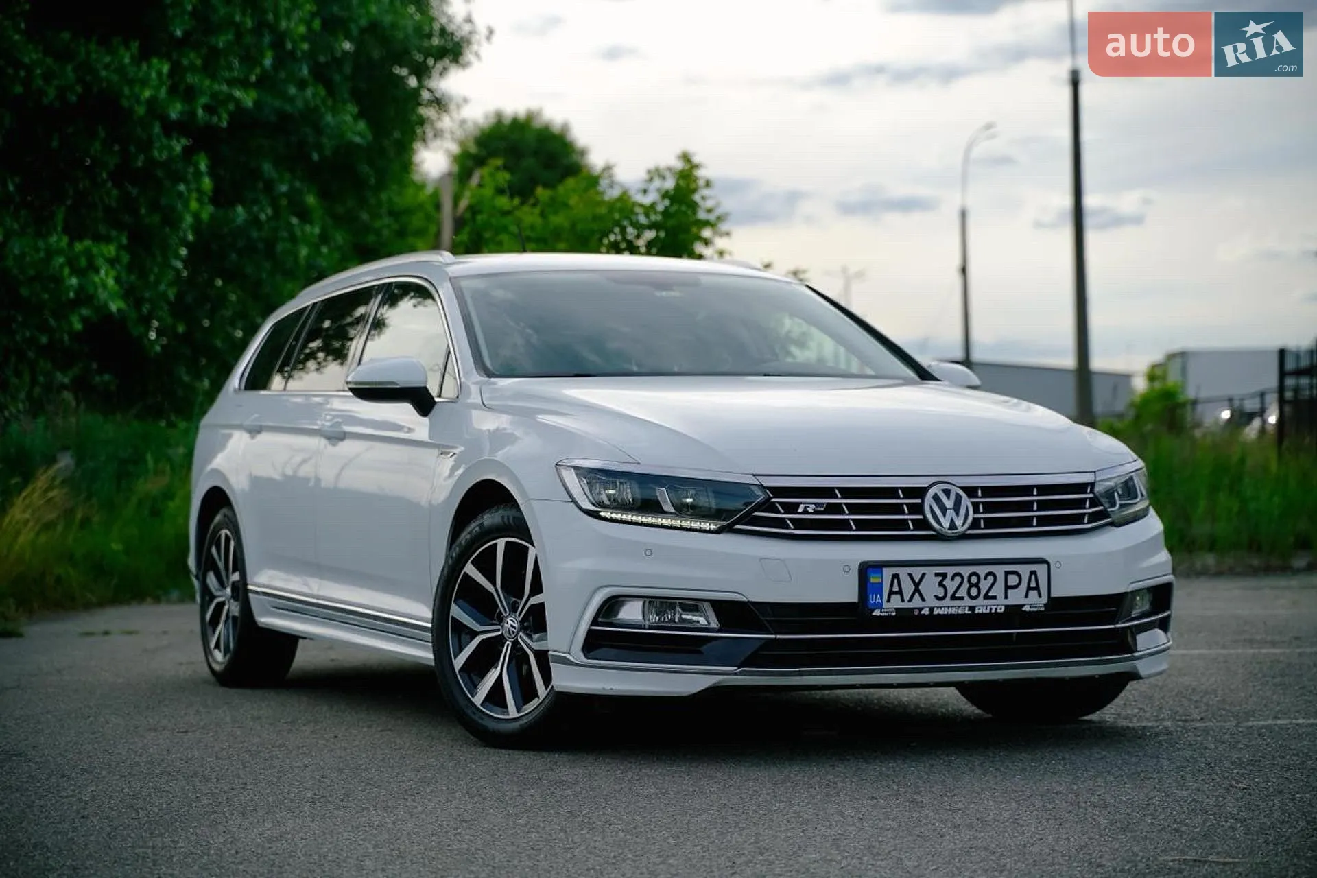 2017 Volkswagen Passat - фото 1