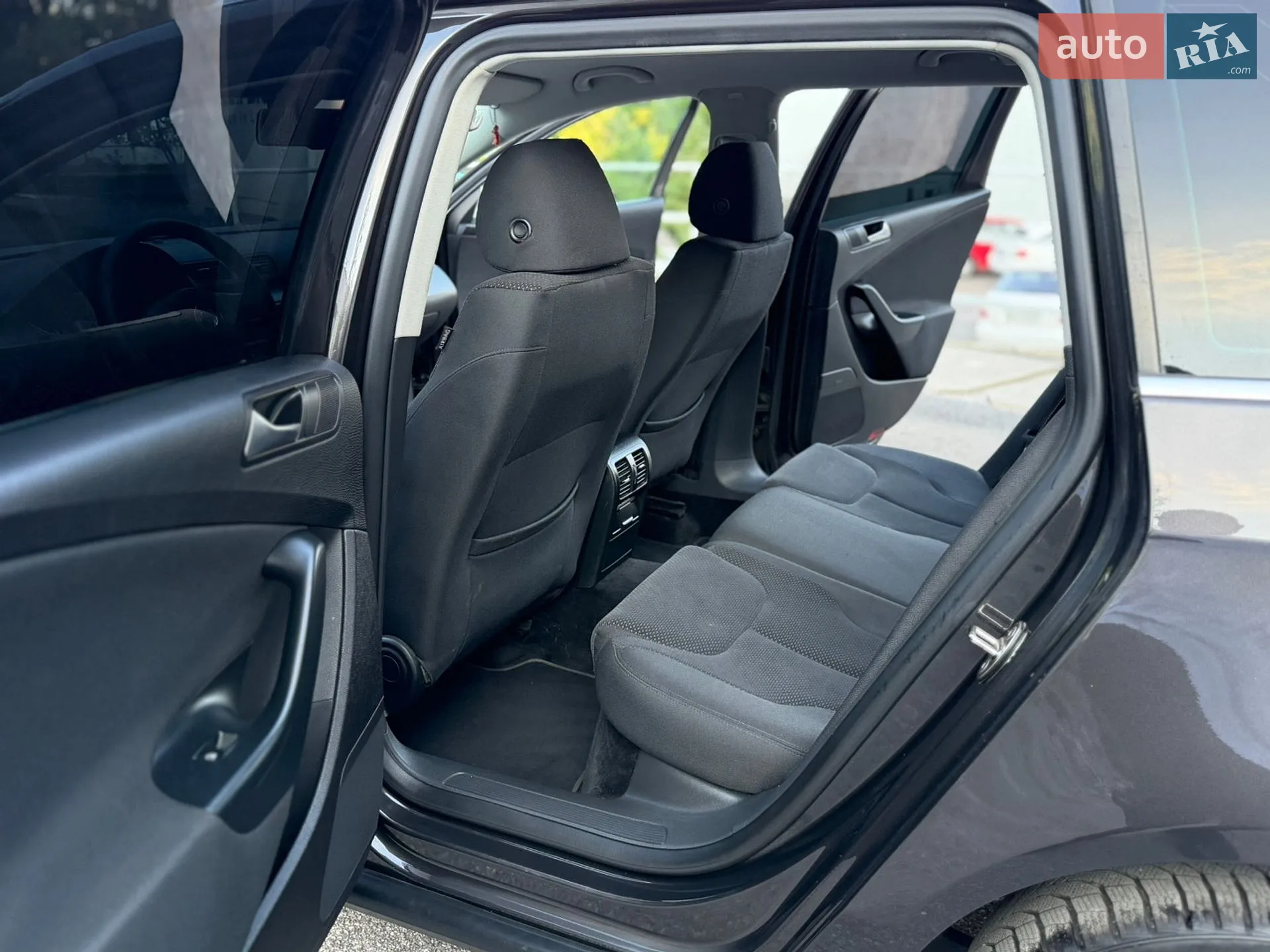 2010 Volkswagen Passat - мініатюра 49