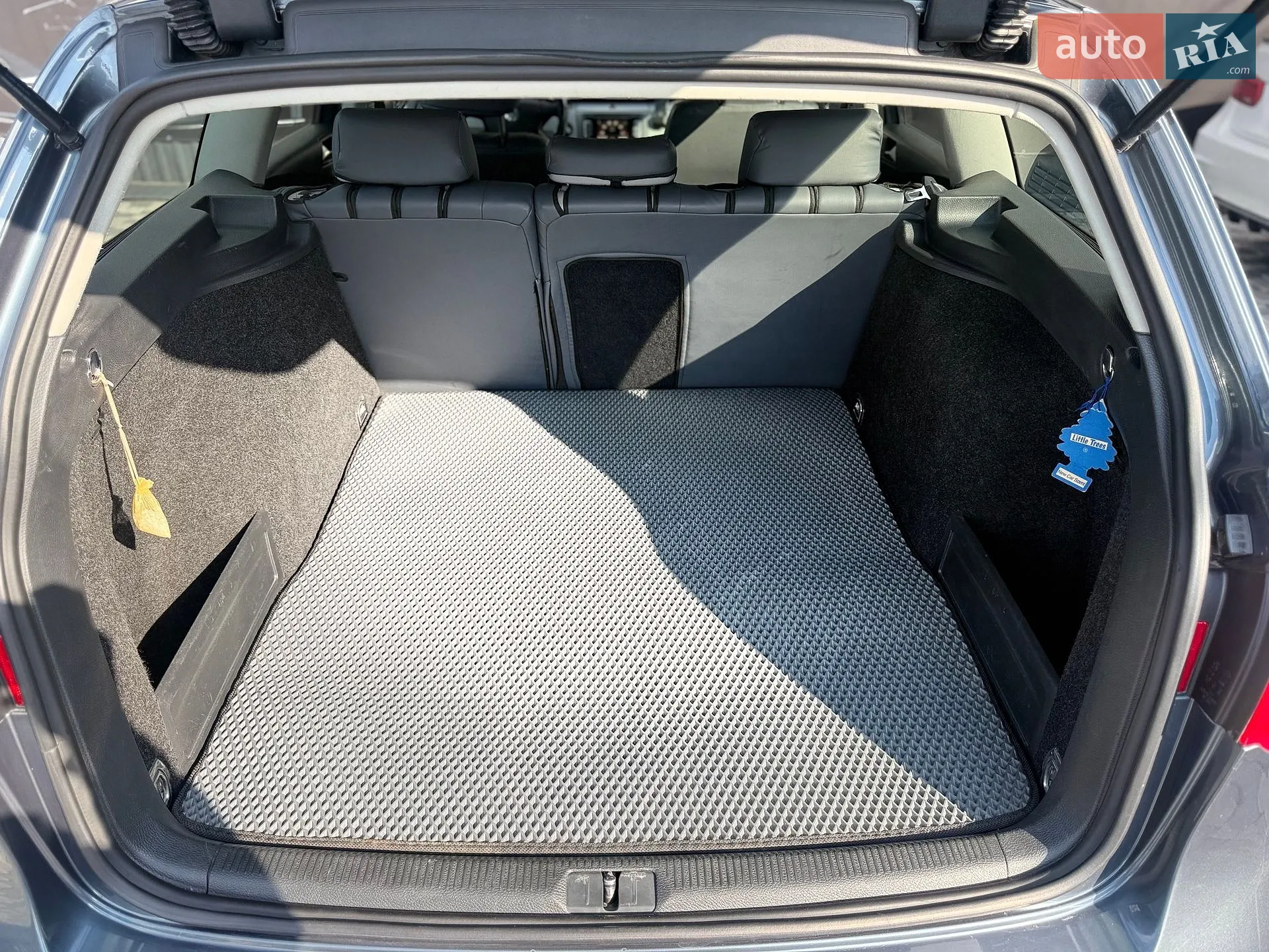 2010 Volkswagen Passat - мініатюра 15