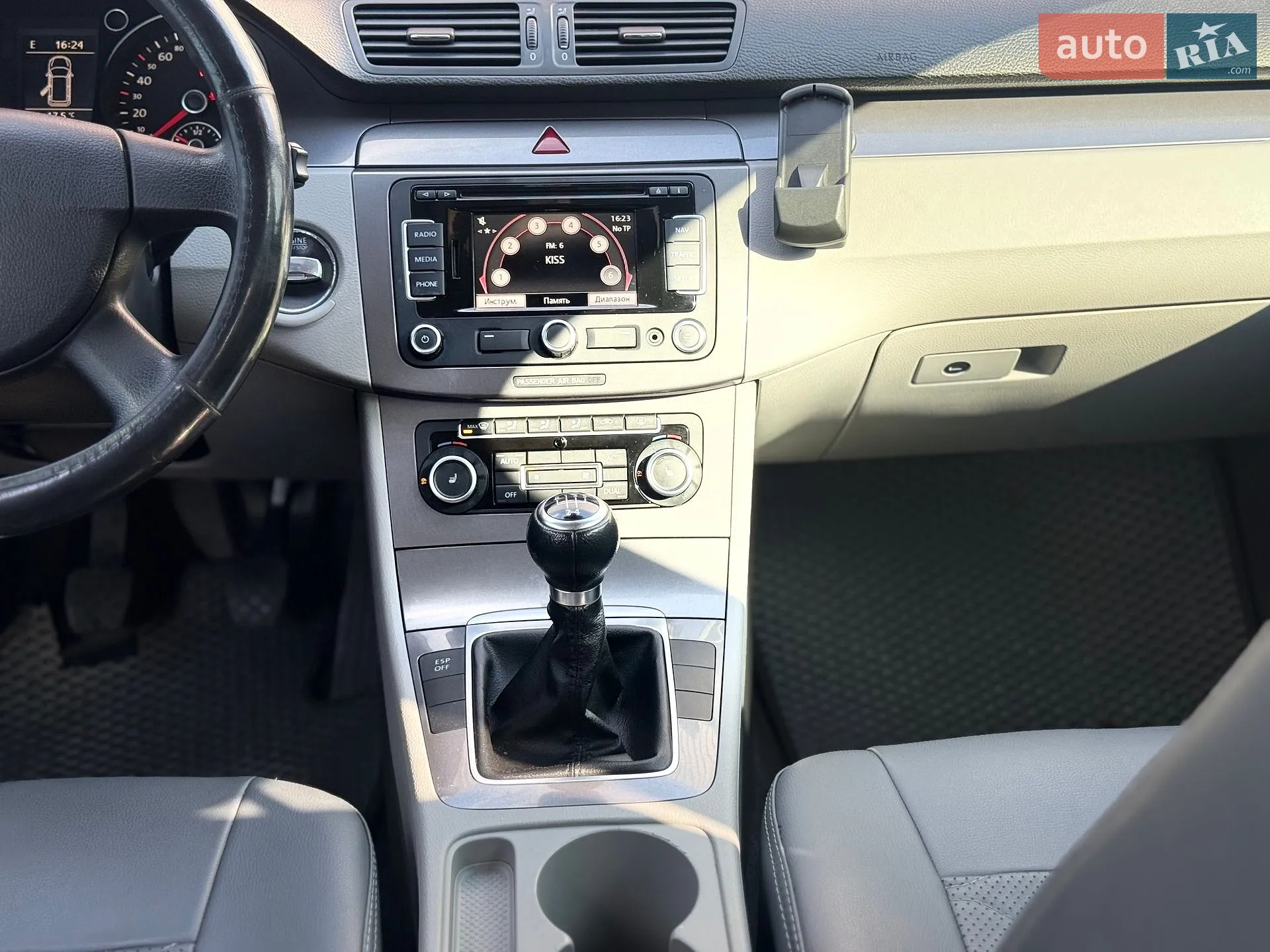 2010 Volkswagen Passat - мініатюра 40