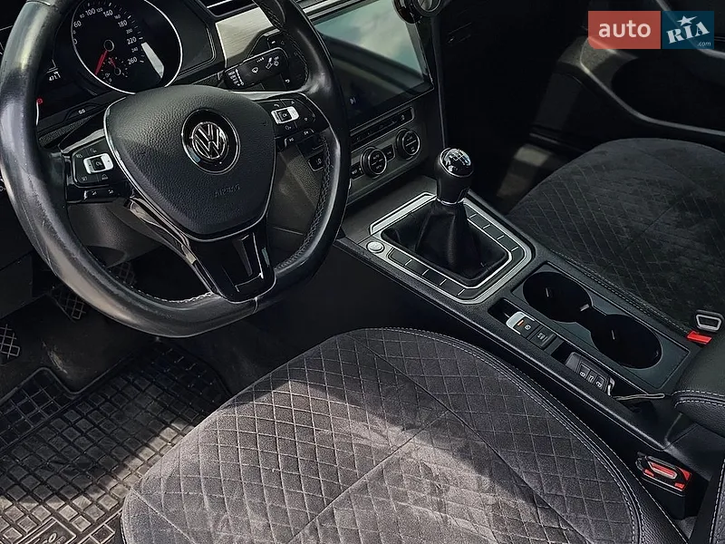 Volkswagen Passat 2016 VIN WVWZZZ3CZGE121393 фото оголошення 9 з 53