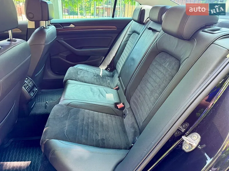 Volkswagen Passat 2018 VIN WVWZZZ3CZJE152620 фото оголошення 13 з 59