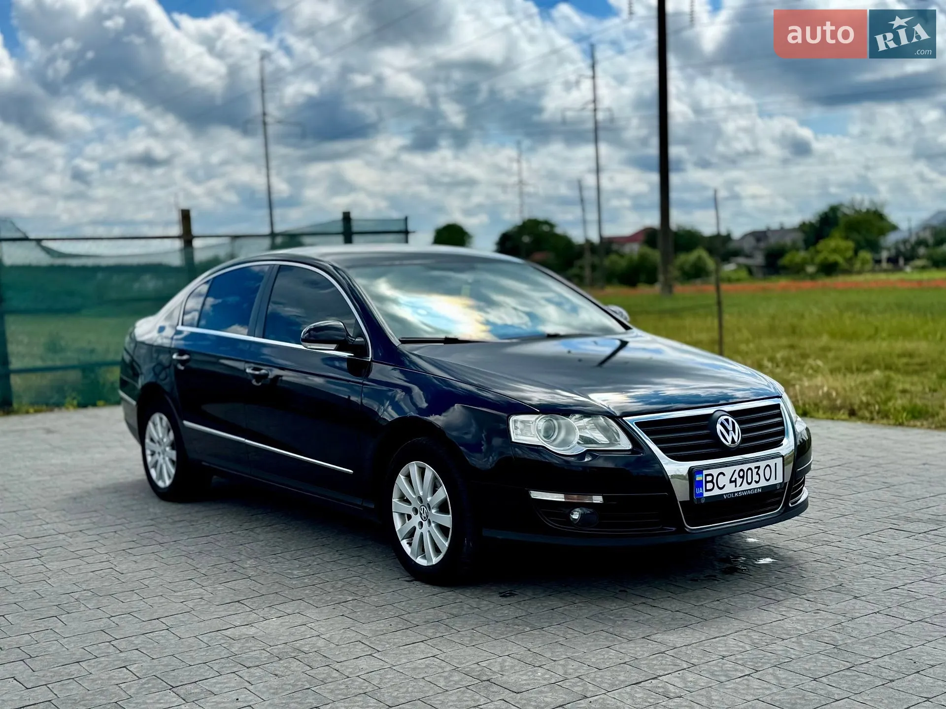 2010 Volkswagen Passat - фото 1