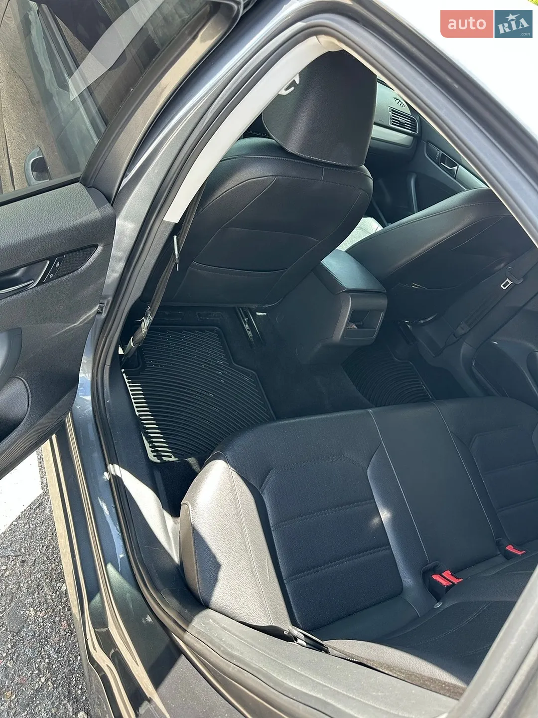 2013 Volkswagen Passat - мініатюра 28
