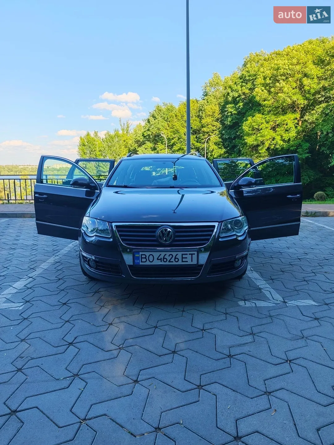 2010 Volkswagen Passat - мініатюра 2